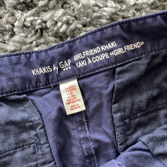 GAP Girlfriend Khaki - Picture 2 of 3